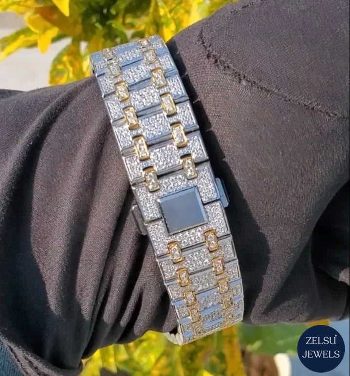 Sophisticated two-tone VVS diamond watch, with flawless diamonds set in a gold and silver case for a timeless look.