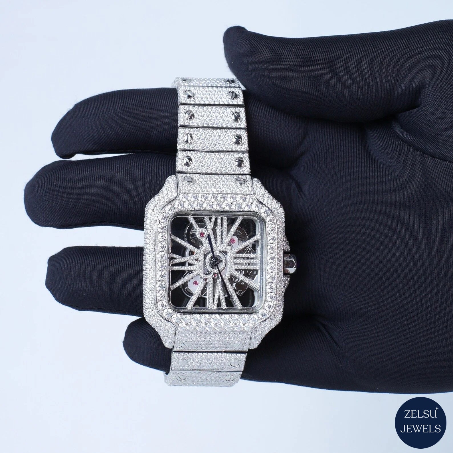 Luxury Cartier silver automatic watch, combining style, precision, and high-quality craftsmanship.