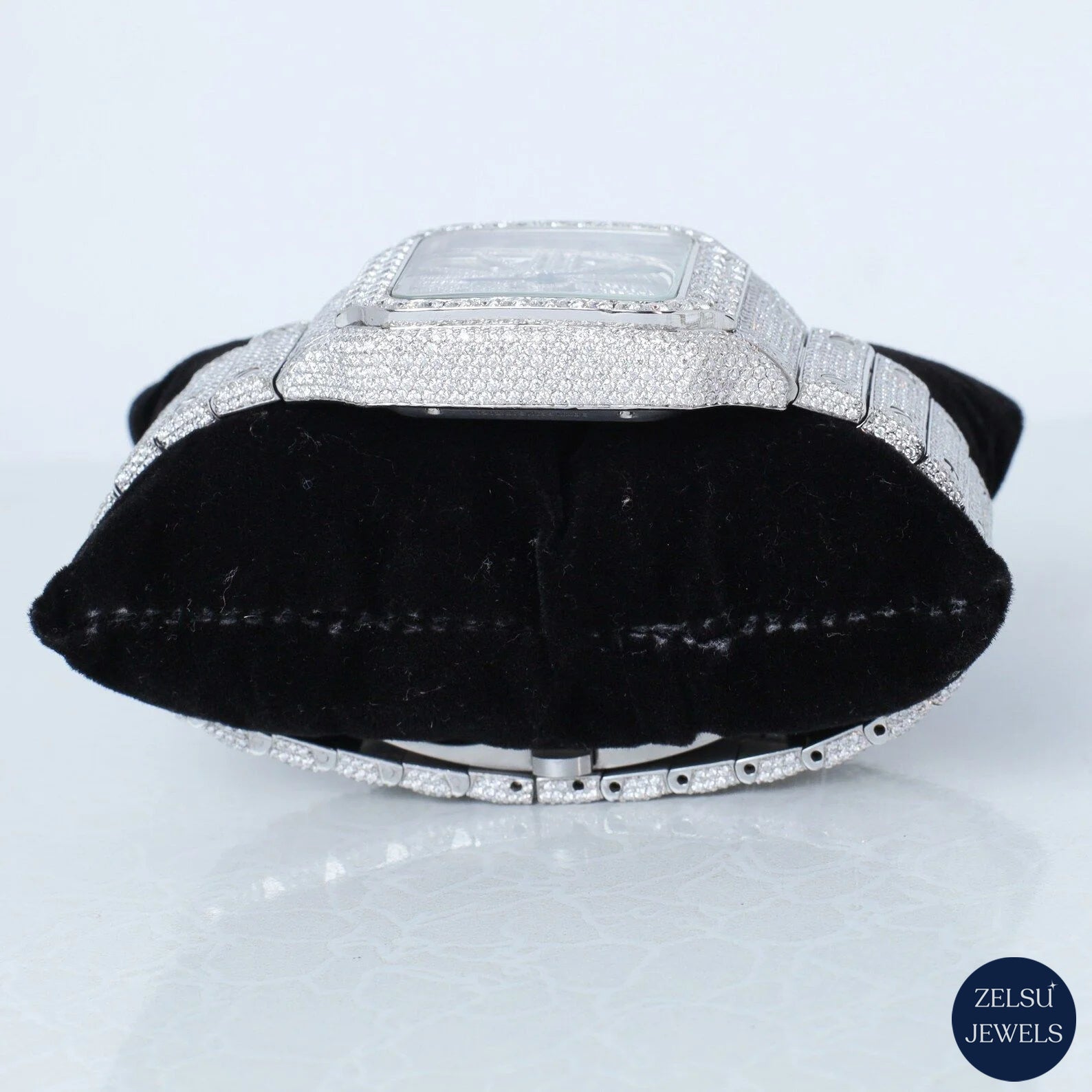 Cartier silver automatic watch, ideal for those looking for precision, style, and Swiss craftsmanship.