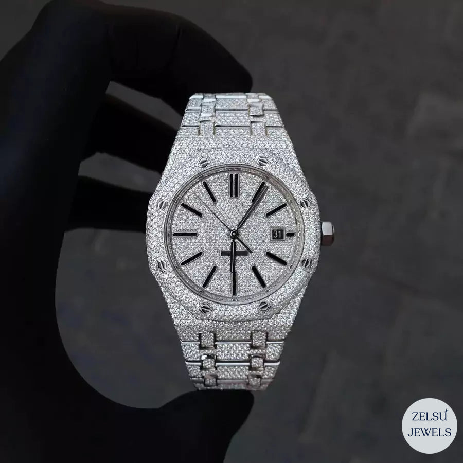 Luxury silver diamond watch with sparkling diamond accents, offering timeless elegance and precision.