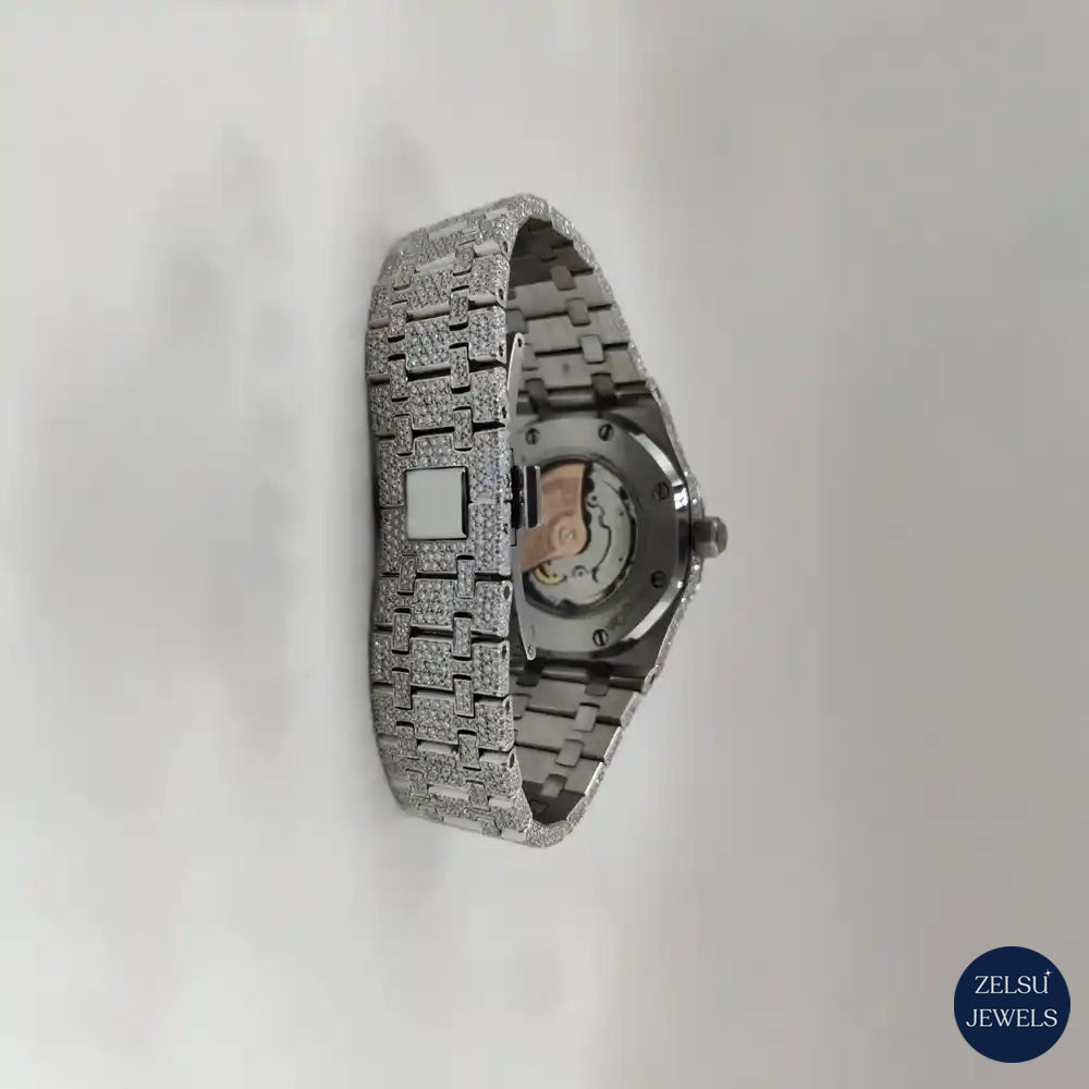 Sophisticated silver diamond watch with radiant diamonds and precision craftsmanship.