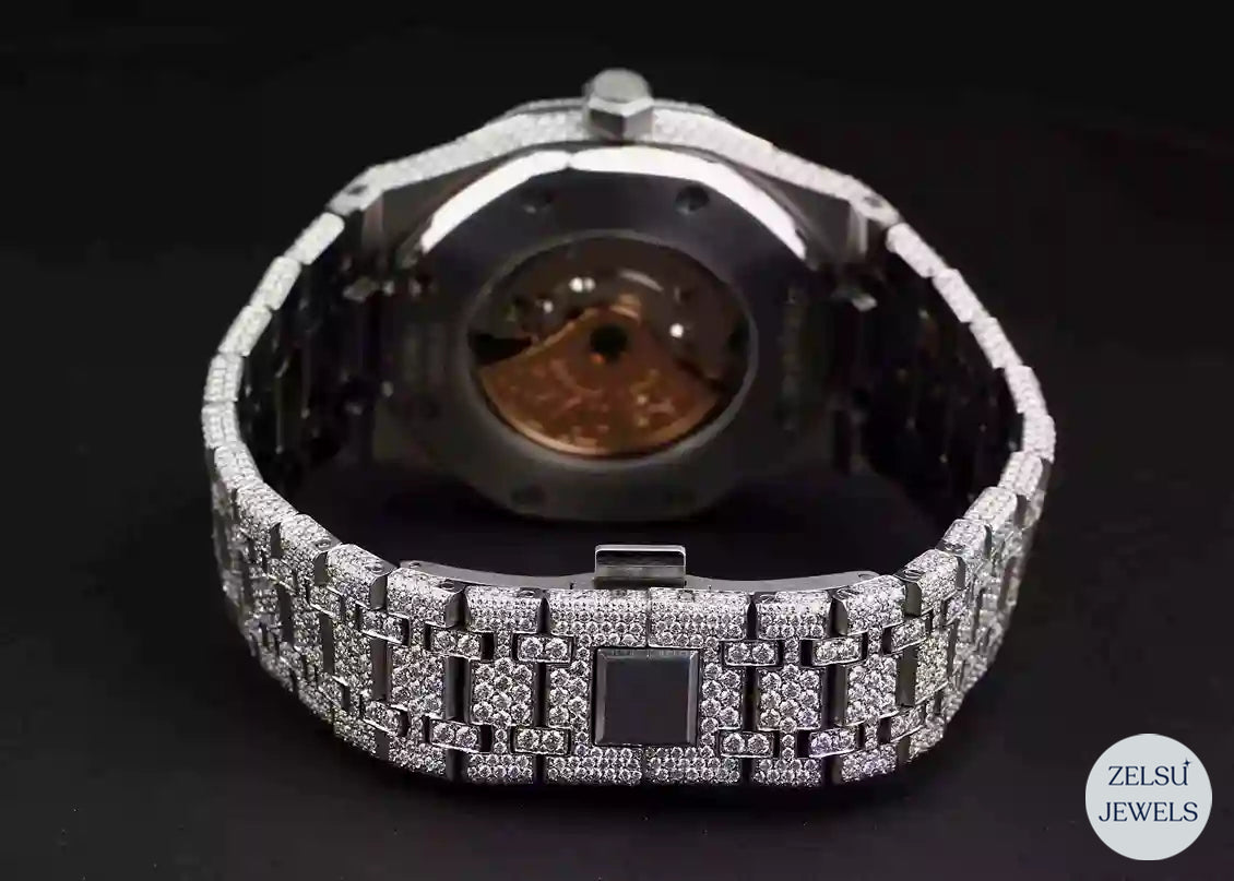 Sophisticated moissanite silver diamond watch, combining luxury and precision with brilliant diamonds.
