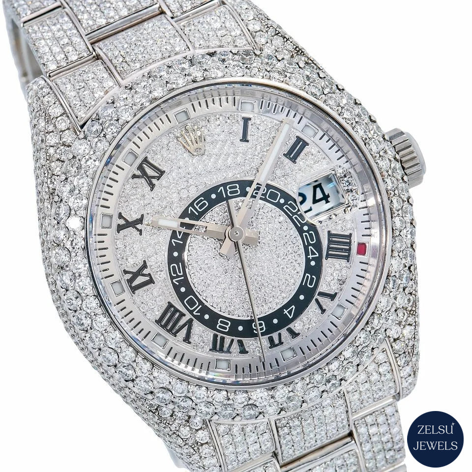 Exquisite silver diamond watch with brilliant diamonds, combining luxury and sophistication in a classic design.