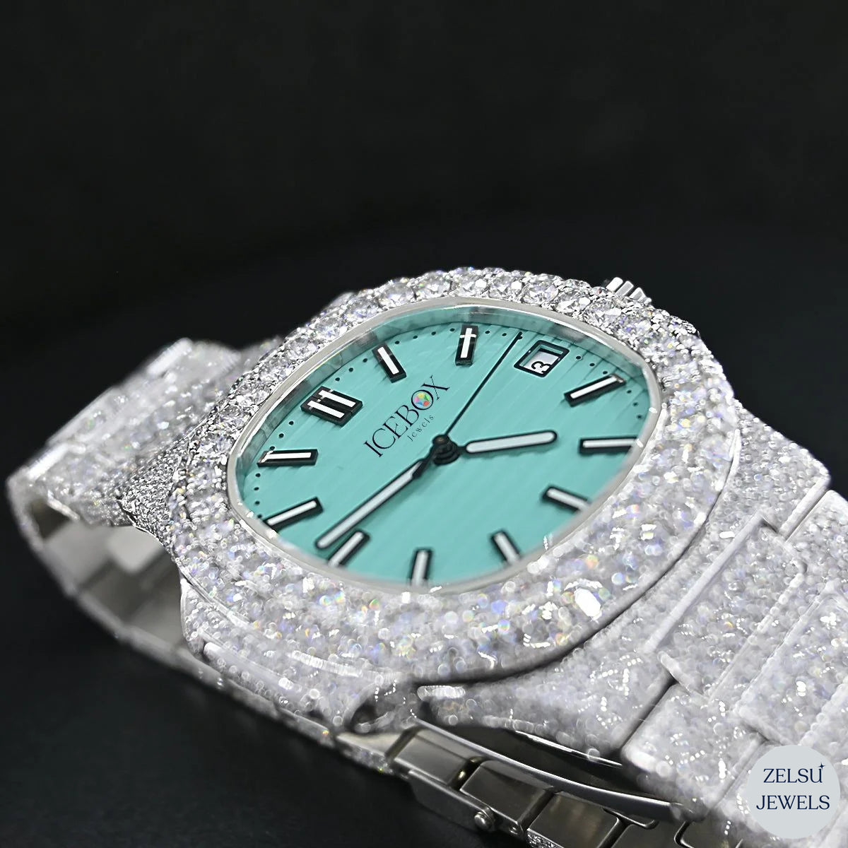 Modern moissanite diamond watch, combining sleek design with radiant diamonds for a luxurious, contemporary look.