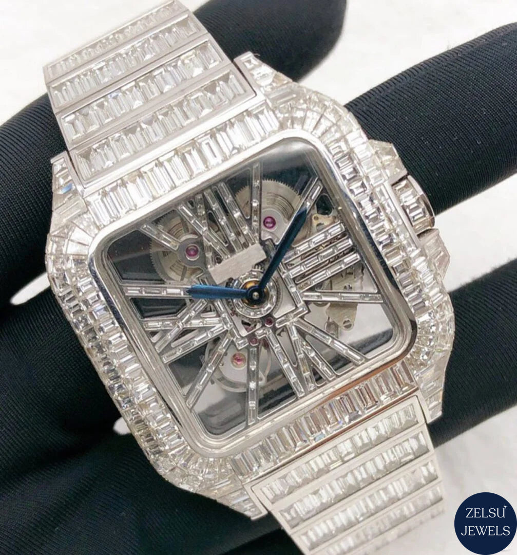 Luxury emerald diamond automatic watch, combining the beauty of emerald diamonds with the precision of automatic movement.