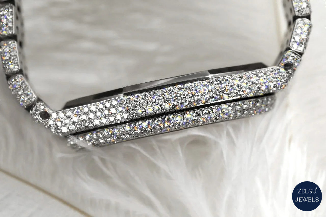 Stunning silver moissanite diamond watch, featuring flawless diamonds for a refined and luxurious accessory.