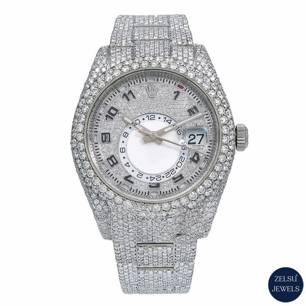 Elegant silver diamond watch, featuring radiant diamonds and sophisticated craftsmanship for a luxurious design.